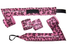 Vendas para Boxeo Estampadas Semi Elasticas con Haro para el Pulgar, Rosa con Craneos en Negro, Kick Boxing, Muay Thai y Artes Marciales Mixtas